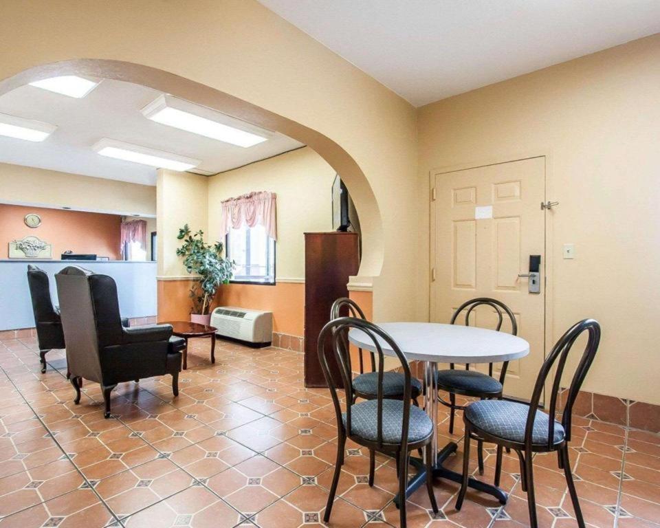 Econo Lodge Inn & Suites I-20, Exit 73 Tuscaloosa Kültér fotó